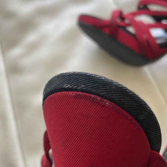 Red Dolce and Gabbana Heels Size 39.5 - Picture 10 of 14